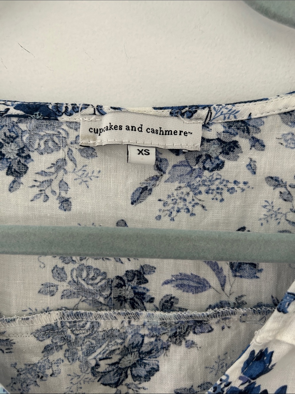 Cupcakes & Cashmere Tie-Front Crop Top Blue/White Floral Ruffle Peasant Milkmaid - Picture 2 of 16